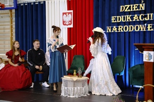 Wspólne świętowanie Dnia Edukacji Narodowej z kadrą i młodzieżą liceum w Pułtusku. Wspólne świętowanie Dnia Edukacji Narodowej z kadrą i młodzieżą liceum w Pułtusku.