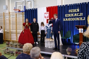 Wspólne świętowanie Dnia Edukacji Narodowej z kadrą i młodzieżą liceum w Pułtusku. Wspólne świętowanie Dnia Edukacji Narodowej z kadrą i młodzieżą liceum w Pułtusku.