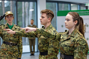 Uroczysty apel ślubowania nowo przyjętych funkcjonariuszy. Uroczysty apel ślubowania nowo przyjętych funkcjonariuszy.