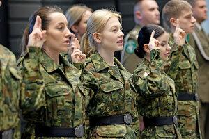 Uroczysty apel ślubowania nowo przyjętych funkcjonariuszy. Uroczysty apel ślubowania nowo przyjętych funkcjonariuszy.