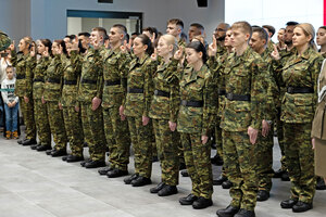 Uroczysty apel ślubowania nowo przyjętych funkcjonariuszy. Uroczysty apel ślubowania nowo przyjętych funkcjonariuszy.