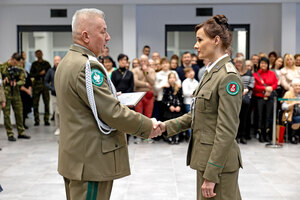 Uroczysty apel ślubowania nowo przyjętych funkcjonariuszy. Uroczysty apel ślubowania nowo przyjętych funkcjonariuszy.