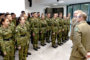 Uroczysty apel ślubowania nowo przyjętych funkcjonariuszy. Uroczysty apel ślubowania nowo przyjętych funkcjonariuszy.