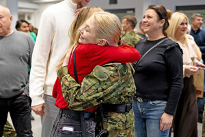 Uroczysty apel ślubowania nowo przyjętych funkcjonariuszy. Uroczysty apel ślubowania nowo przyjętych funkcjonariuszy.