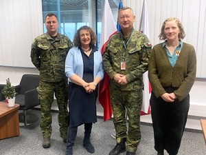 Brytyjska delegacja z Komendantami Placówki. Brytyjska delegacja z Komendantami Placówki.