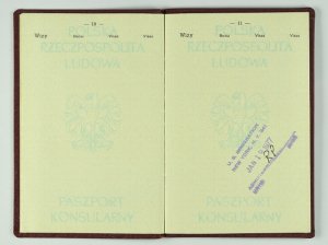 Zdjęcie przedstawia strony wewnętrzne ujawnionego paszportu konsularnego z 1981 roku 