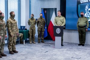 Zdjęcie przedstawia płk. SG Roberta Bagana - Komendanta NwOSG podczas wystąpienia z okazji 10 lat WZD NwOSG. 10 lat WZD NwOSG