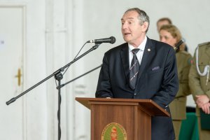 Przemawia Pan Maciej Jarosiński Przemawia Pan Maciej Jarosiński