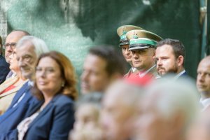 Siedzący goście oraz funkcjonariusze NwOSG. Siedzący goście oraz funkcjonariusze NwOSG.