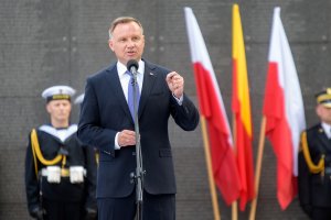 Przemawia Prezydent RP. Przemawia Prezydent RP.
