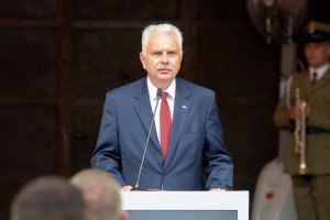 Przemawia Waldemar Kraska. Przemawia Waldemar Kraska.