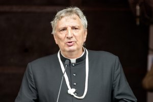 Modlitwę odmawia Ksiądz prałat Stefan Kotwiński. Modlitwę odmawia Ksiądz prałat Stefan Kotwiński.