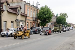 Przejazd historycznych pojazdów przez Górę Kalwarię. Przejazd historycznych pojazdów przez Górę Kalwarię.