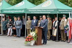 Przemawia Szef Urzędu do Spraw Kombatantów i Osób Represjonowanych Pan Jan Józef Kasprzyk. Przemawia Szef Urzędu do Spraw Kombatantów i Osób Represjonowanych Pan Jan Józef Kasprzyk.