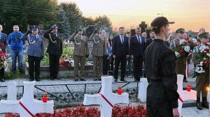 Apel Poległych na cmentarzu parafialnym w Szydłowcu. Apel Poległych na cmentarzu parafialnym w Szydłowcu.