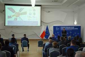 Podczas konferencji przemawia Komendant NwOSG gen. bryg. SG Robert Bagan. /zdj. KWP w Łodzi. Podczas konferencji przemawia Komendant NwOSG gen. bryg. SG Robert Bagan. /zdj. KWP w Łodzi.