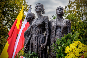 Pomnik Kobietom Powstania Warszawskiego. Pomnik Kobietom Powstania Warszawskiego.