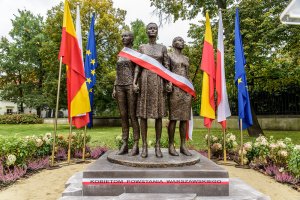 Pomnik Kobietom Powstania Warszawskiego. Pomnik Kobietom Powstania Warszawskiego.