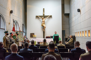 Słowo Boże głosi dziekan Straży Granicznej ks. płk SG Zbigniew Kępa. Słowo Boże głosi dziekan Straży Granicznej ks. płk SG Zbigniew Kępa.