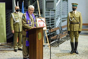 Przemawia kapelan NwOSG. Przemawia kapelan NwOSG.