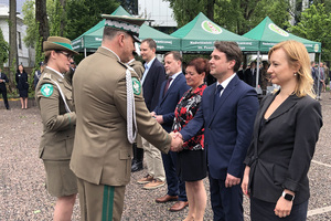 Komendant NwOSG wręcza medale „Za Zasługi dla Nadwiślańskiego Oddziału Straży Granicznej” . Komendant NwOSG wręcza medale „Za Zasługi dla Nadwiślańskiego Oddziału Straży Granicznej” .