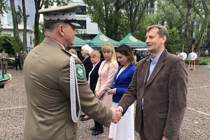 Komendant NwOSG wręcza medale „Za Zasługi dla Nadwiślańskiego Oddziału Straży Granicznej” . Komendant NwOSG wręcza medale „Za Zasługi dla Nadwiślańskiego Oddziału Straży Granicznej” .