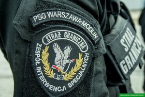 Naszywka na ramieniu funkcjonariusza ZIS z PSG Warszawa-Modlin. 