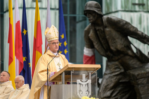 Biskup Wiesław Lechowicz głosi kazanie. Biskup Wiesław Lechowicz głosi kazanie.