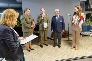 Przemawia ppłk SG Kamil Sikora. Przemawia ppłk SG Kamil Sikora.