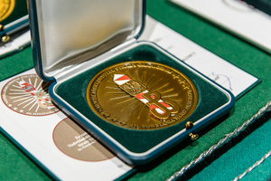Medal „Za Zasługi dla Nadwiślańskiego Oddziału Straży Granicznej” . Medal „Za Zasługi dla Nadwiślańskiego Oddziału Straży Granicznej” .