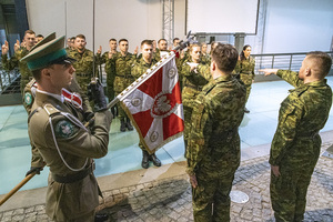 Ślubowanie na sztandar. Ślubowanie na sztandar.