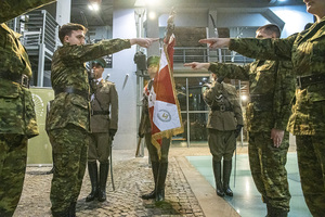 Ślubowanie na sztandar. Ślubowanie na sztandar.