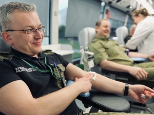 Funkcjonariusze i pracownicy NwOSG oddają krew 