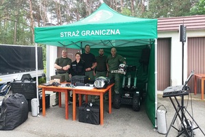 Stoisko promocyjne Nadwiślańskiego Oddziału Straży Granicznej. Stoisko promocyjne Nadwiślańskiego Oddziału Straży Granicznej.