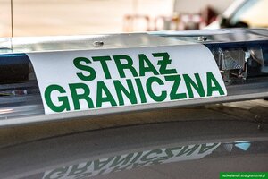 Kogut na dachu samochodu Straży Granicznej. Kogut na dachu samochodu Straży Granicznej.