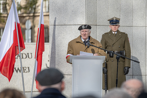 Przemawia p. o. prezesa Zarządu Głównego Światowego Związku Żołnierzy Armii Krajowej por. hm. Janusz Komorowski. Przemawia p. o. prezesa Zarządu Głównego Światowego Związku Żołnierzy Armii Krajowej por. hm. Janusz Komorowski.