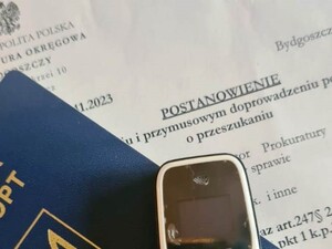 Telefon, paszport i dokument. Telefon, paszport i dokument.