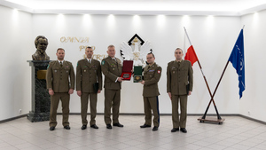 Zdjęcie grupowe po podpisaniu porozumienia. Zdjęcie grupowe po podpisaniu porozumienia.