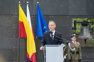 Przemawia Prezydent RP. Przemawia Prezydent RP.