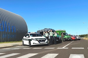 Służby lotniskowe Portu Lotniczego Warszawa-Modlin oddają cześć i honor Powstańcom w godzinę "W". Służby lotniskowe Portu Lotniczego Warszawa-Modlin oddają cześć i honor Powstańcom w godzinę &quot;W&quot;.