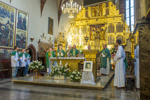 Nabożeństwo prowadzi biskup radomski Marek Solarczyk. Nabożeństwo prowadzi biskup radomski Marek Solarczyk.
