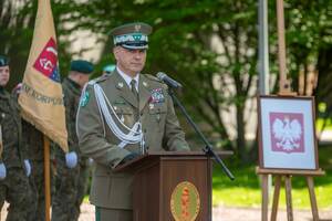 Przy mównicy stoi gen. dyw. SG Robert Bagan. Przy mównicy stoi gen. dyw. SG Robert Bagan.