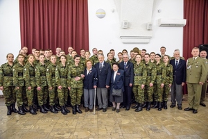 Wspólne zdjęcie po ślubowaniu. Wspólne zdjęcie po ślubowaniu.