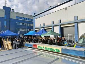 Widok ogólny na plac. Widok ogólny na plac.