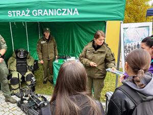 Stoisko promocyjne Nadwiślańskiego Oddziału Straży Granicznej. Stoisko promocyjne Nadwiślańskiego Oddziału Straży Granicznej.
