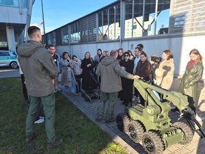 Wizyta studentów prawa w Placówce Straży Granicznej Warszawa–Okęcie. Wizyta studentów prawa w Placówce Straży Granicznej Warszawa–Okęcie.