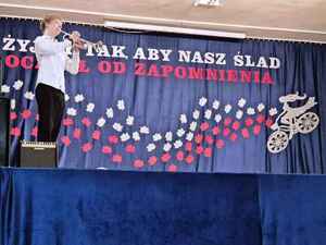 Ślubowanie uczniów Liceum Ogólnokształcącego w Mrozach. Ślubowanie uczniów Liceum Ogólnokształcącego w Mrozach.