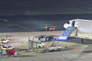 Widok na płytę lotniska. Widok na płytę lotniska.