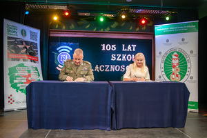 Uroczystość podpisania porozumienia. Uroczystość podpisania porozumienia.