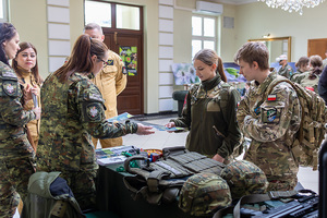Uczestnicy inicjatywy „Moje bezpieczeństwo dziś i jutro – rola służb mundurowych”. Uczestnicy inicjatywy „Moje bezpieczeństwo dziś i jutro – rola służb mundurowych”.
